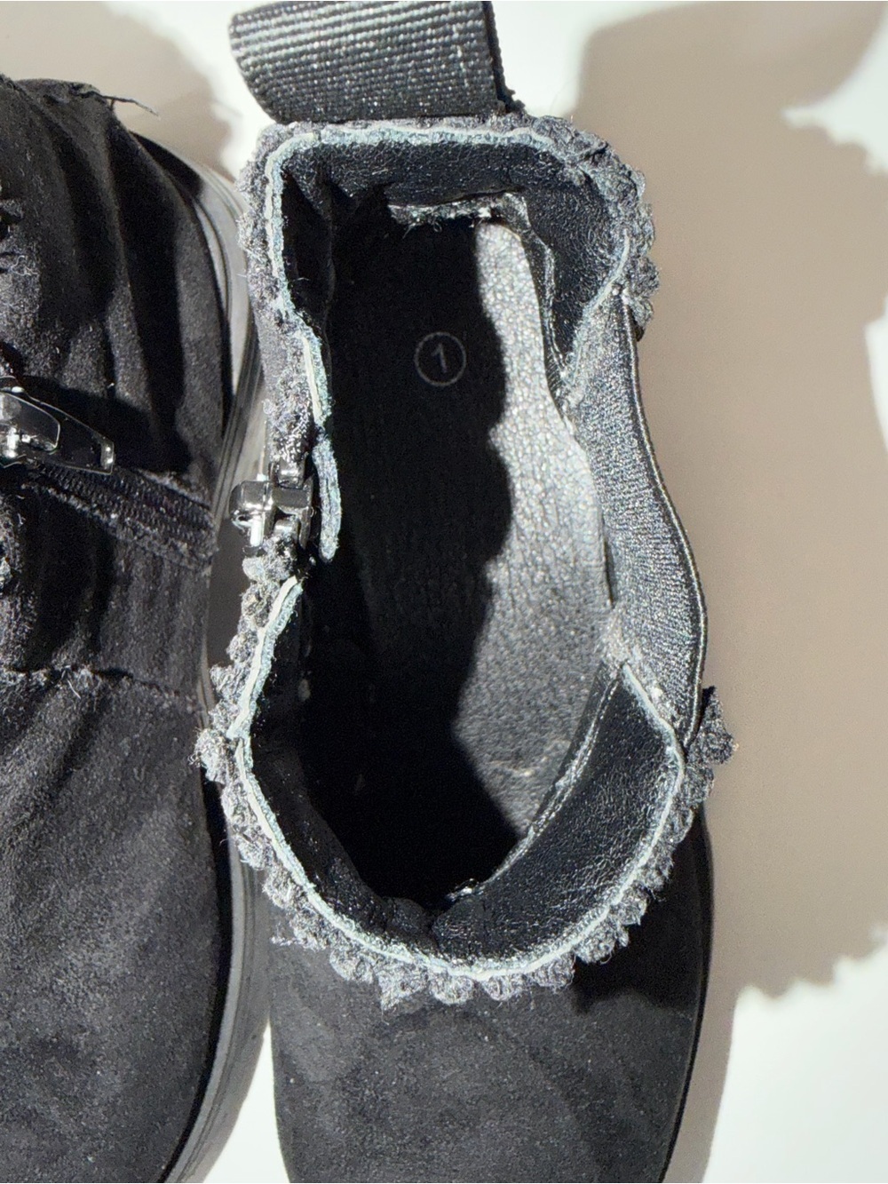 K KomForme Black Faux Suede Ankle Boots - Kids Size 1 - Picture 6 of 9